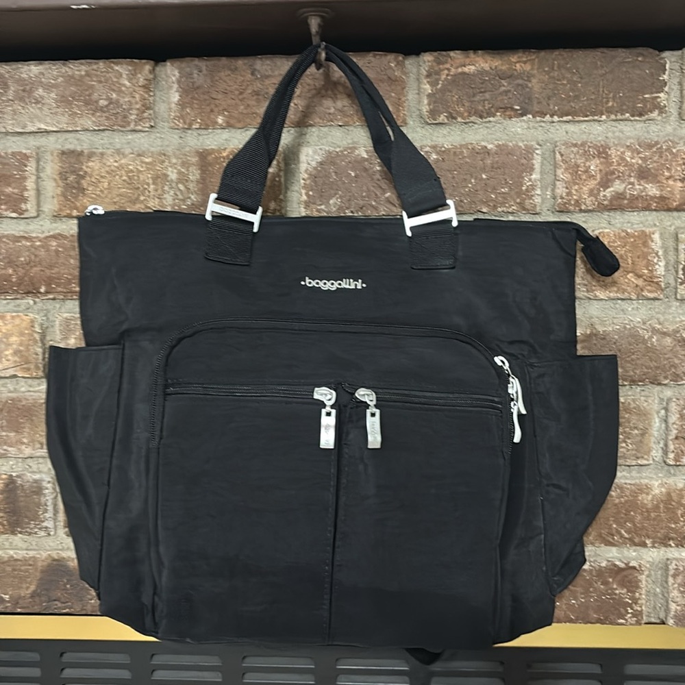 Baggallini Black Convertible Backpack Crossbody Bag Unisex NWOT - Picture 3 of 16